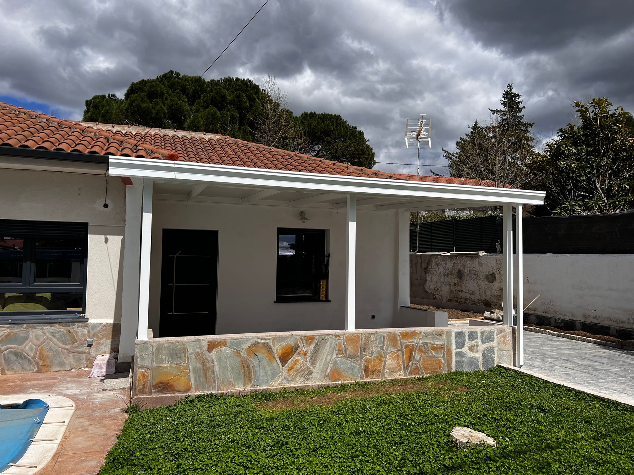 Techos fijos y móviles - trabajo real Grupo Elymar Madrid